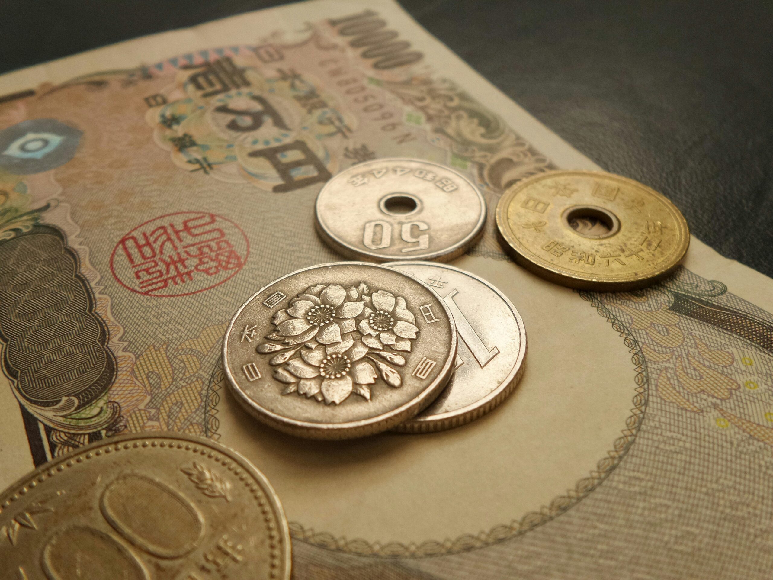Money and visas - living in Japan